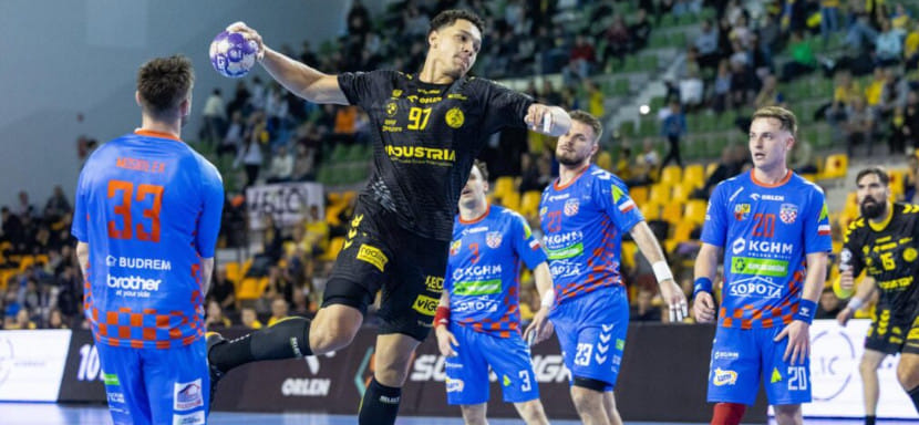 "Висла" и "Кельце" одержали разгромные домашние победы, "Островия" и "Легионово" праздновали гостевые виктории в чемпионате Польши