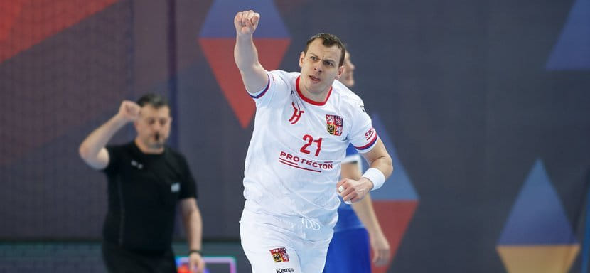 ЧЕ-2022. В поединке соперников сборных России и Украины по группе чехи одолели фарерцев с перевесом в восемь мячей. Это их первая победа