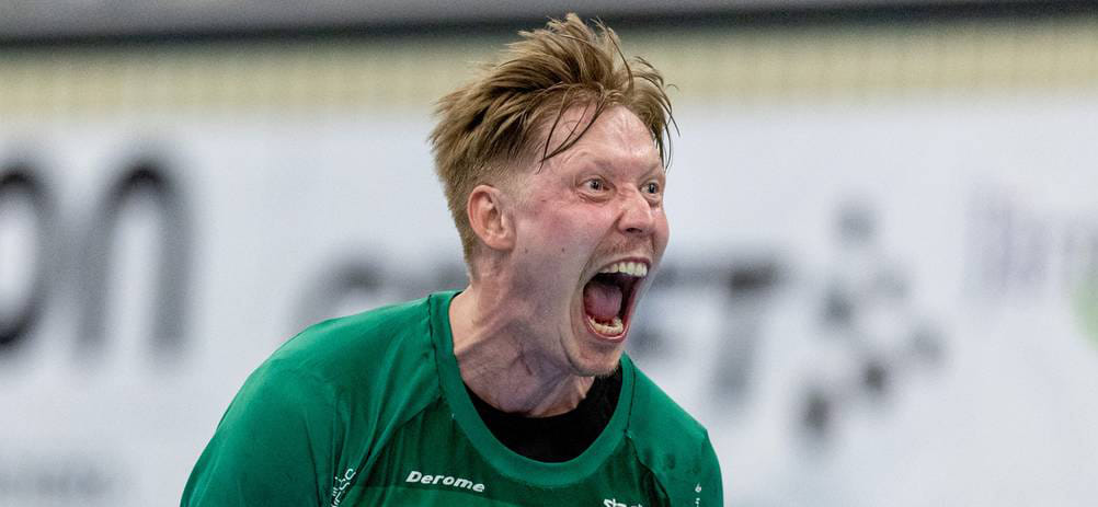 Швеция. Кристоффер Брённбергер из "Энеррёда" дисквалифицирован до 22 апреля за удар локтем в матче чемпионата страны