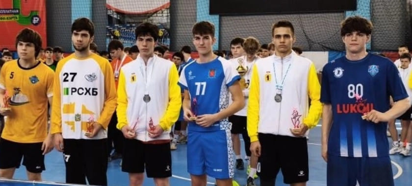 "Олег Скопинцев сам вставал в защиту, показывал — это помогло победить". Итоги первенства у юношей-2010