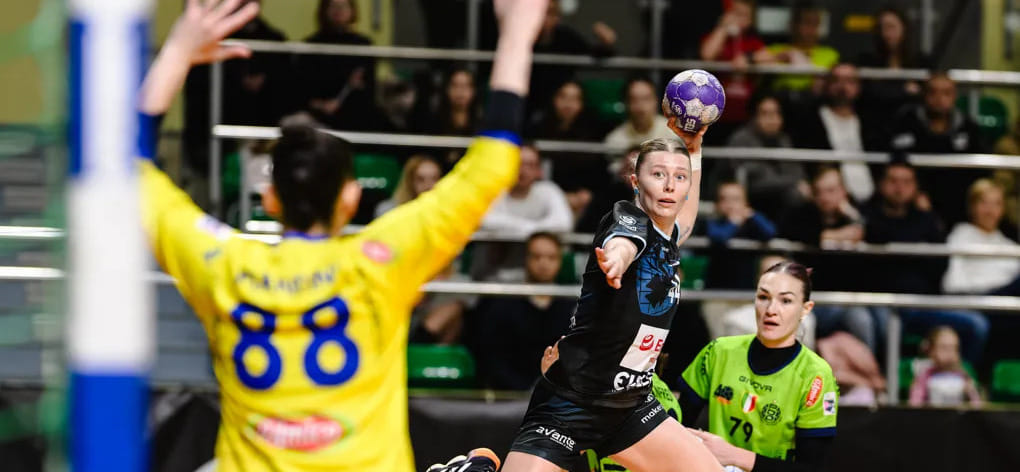 "Бурса" Алёны Ихневой пробилась в 1/8 Кубка ЕГФ, "Эльблонг" Татьяны Погребицкой и Полины Масаловой вылетел из турнира по пенальти