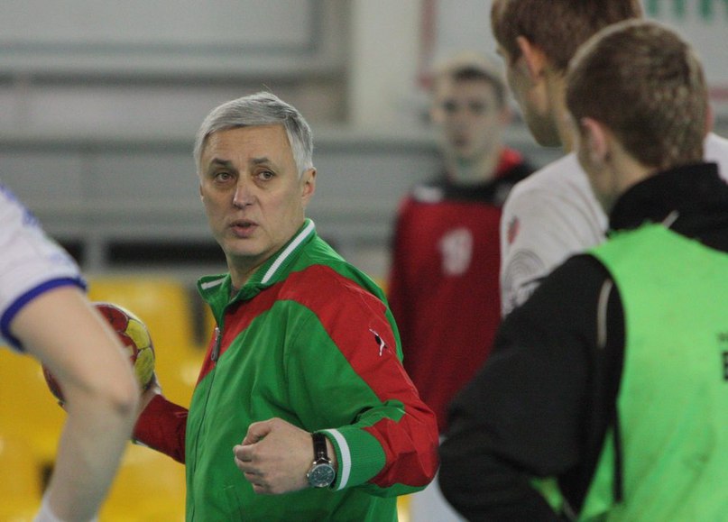 Главный тренер сборной Беларуси Юрий Шевцов: "В команде собраны сильнейшие на сегодня игроки. После непопадания на "мир" ставки возросли"