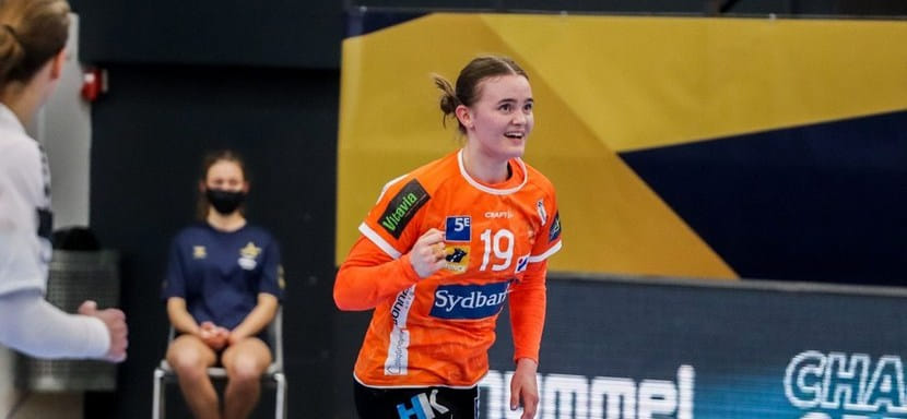 Рулевой сборной Дании Йеспер Йенсен вызвал линейную "Оденсе" Сару Хальд на товарищеские матчи с испанками