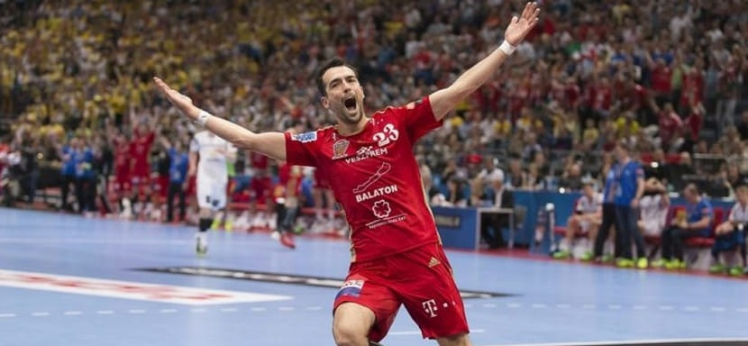 Трансферный слух. Бывший левый крайний сборной Испании Кристиан Угальде продолжит карьеру в греческом АЕКе