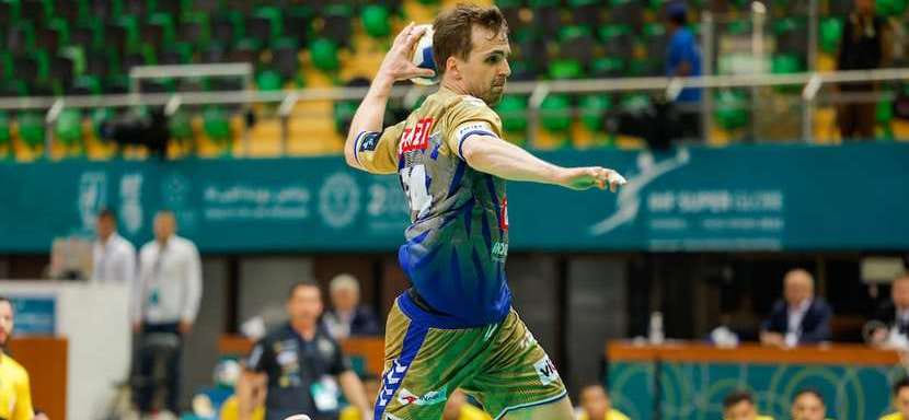 Экс-игрок БГК, а ныне разыгрывающий "Кельце" Павел Пачковски травмировал колено в матче Super Globe против "Таубате"