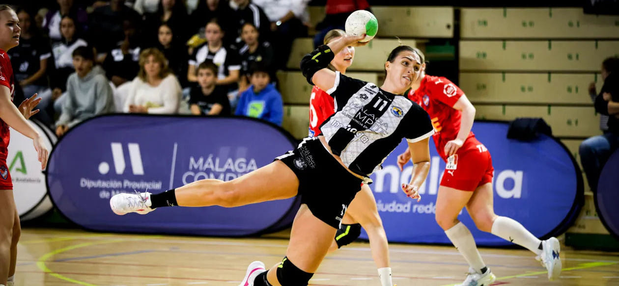 Пять голов Алёны Ихневой помогли "Бурсе" одержать в Испании минимальную победу над командой "Бети-Онак" в первом матче 1/8 финала Кубка ЕГФ