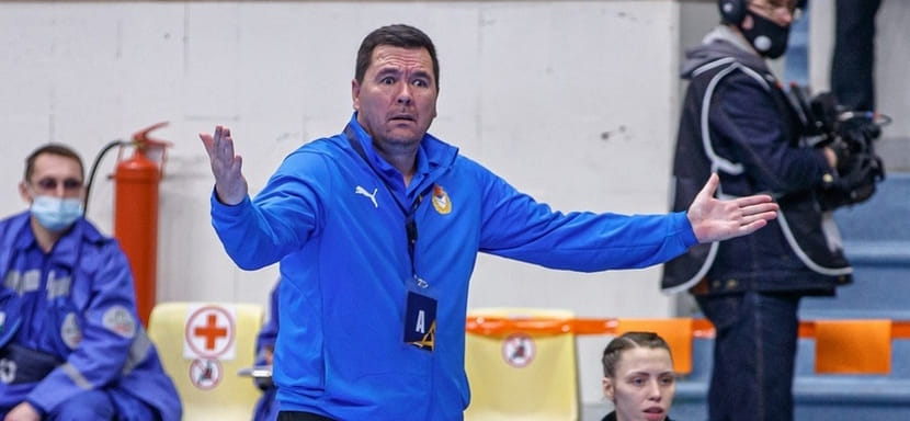 Ян Лесли: “После травмы Михайличенко придется кое-что поменять. Будем пробовать разные варианты, пока не поймем и не определимся, что именно надо сделать”