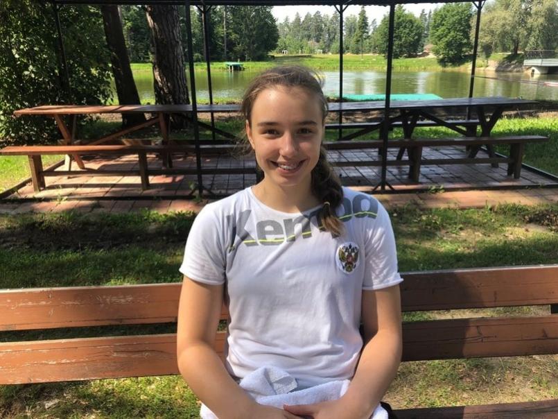 U-18. Левая крайняя Екатерина Левчина. Четыре часа на "Сапсане"