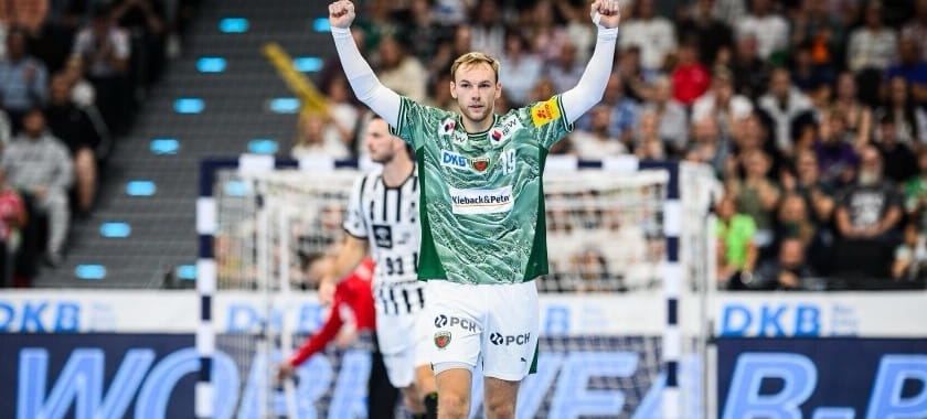 "Бергиш" сенсационно вышел в финал Кубка Германии, в серии пенальти обыграв "Магдебург". "Берлин" прошёл "Лемго"