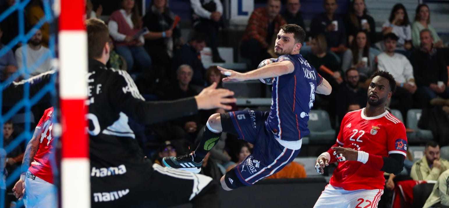 Европейская лига. "Монпелье" обыграл "Бенфику" и вышел в плей-офф. А "Нексе" потерпел первое поражение — обидчиком хорватов стал "Гранольерс"