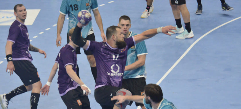 HC Chekhovskie medvedi defeated HC Dinamo-Sungul Snezhinsk in a home match. 11 accurate throws are on Pavel Demakov’s account