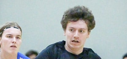 Фарерские Острова. Элиас Элефсен Скипагету: "Чувствую себя одинаково уверенно, выполняя броски обеими руками"