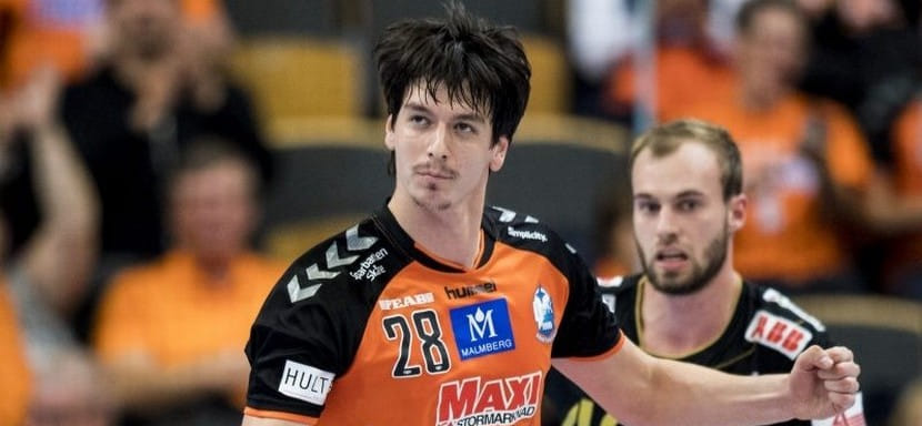 Суперлига. Александр Татаринцев: "Желания оставаться за рубежом не было, слишком долго я колесил по чужим странам"