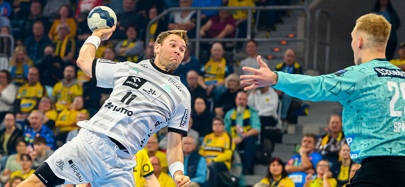 Бундеслига. 31-летний норвежский линейный Петтер Овербю пролонгировал контракт с "Килем"