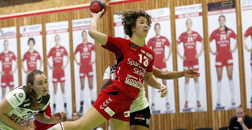 Швеция. Женщины. Соперники российских команд в Кубке ЕГФ "Хеэр" и "Скуру" одержали уверенные победы в чемпионате страны