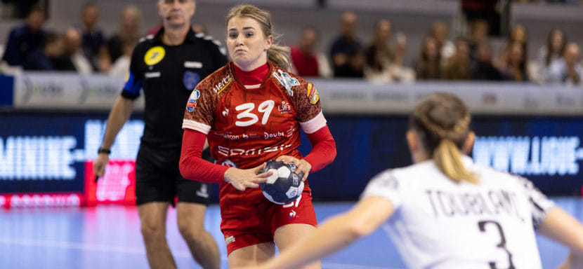 Румыния. Правая полусредняя сборной Польши и "Безансона" Наталия Носек со следующего сезона будет играть за "Глорию Бистрицу"