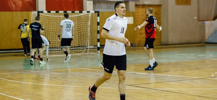 Olimpbet Суперлига. 24-летний воспитанник снежинского гандбола Захар Макаров покинул "Динамо-Сунгуль"