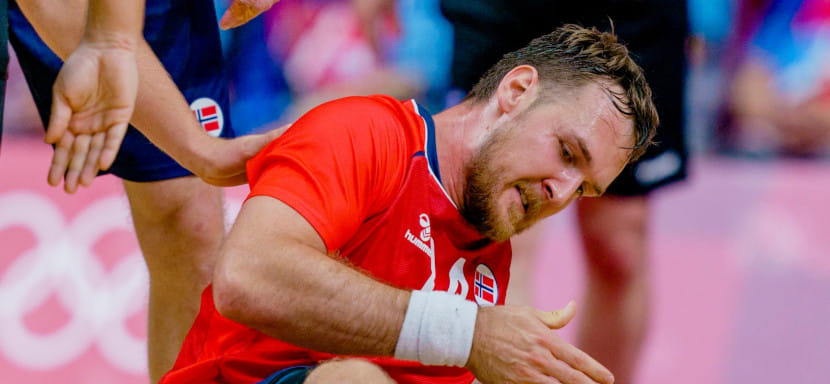 Олимпиада. Разыгрывающий сборной Норвегии Кристиан О’Салливан повредил палец бросковой руки. Игрок был доставлен в больницу