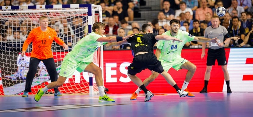 Французский "Нант" с перевесом в пять мячей обыграл "Барселону" и стал бронзовым призёром мужской Лиги чемпионов