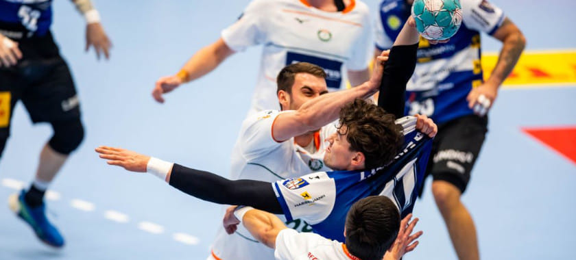 Бундеслига. "Вецлар" в гостях обыграл "Айзенах", "Штутгарт" дома оказался сильнее "Гёппингена", идущего неподалёку от зоны вылета