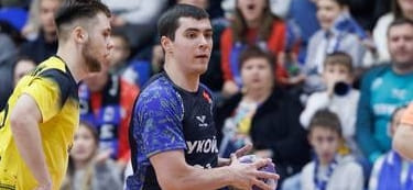 Руслан Гакаме: "Считаю, что при благоприятном раскладе "Виктор" может и медали забрать. Соперников, которых клуб не мог бы обыграть, в чемпионате нет"