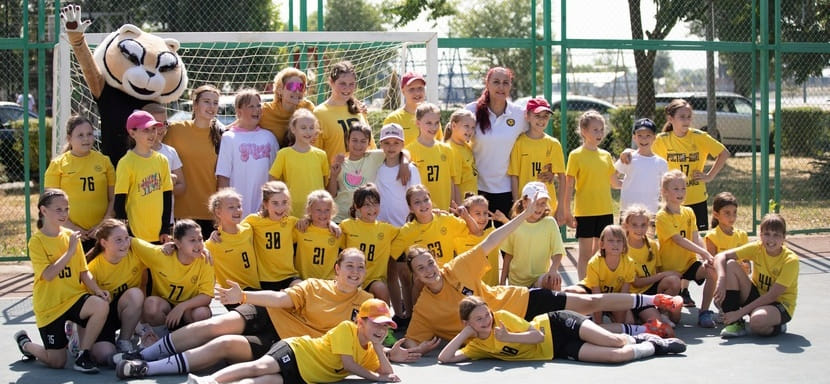 Россия. Представительницы "Ростова" провели мастер-класс для юных гандболисток