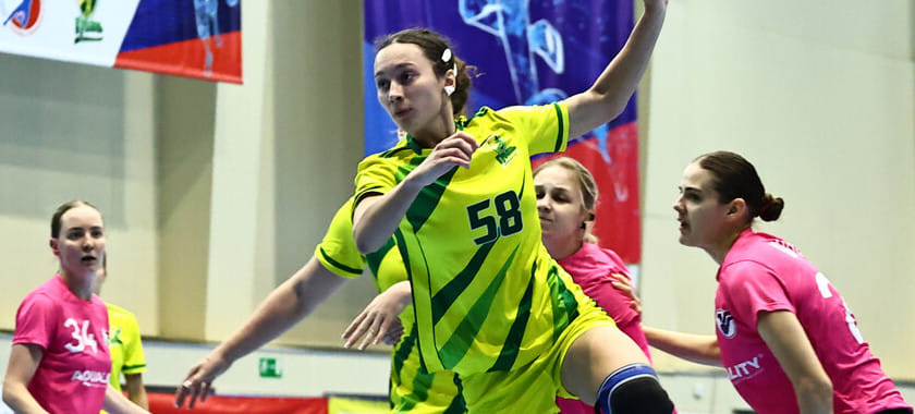 "Кубань" в начале второго тайма вела у "Университета" всего один мяч, но смогла разгромить соперниц. У Вероники Чипулы 47% сейвов