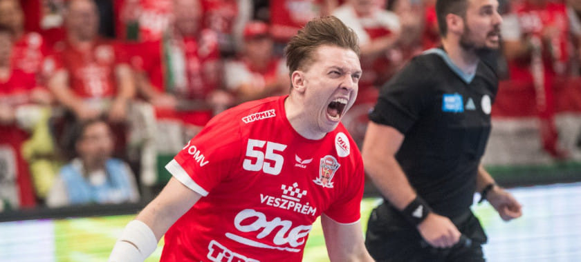 Вайлупов и Косоротов покорили "Пик"! "Веспрем" с белорусом и россиянином выиграл чемпионат Венгрии