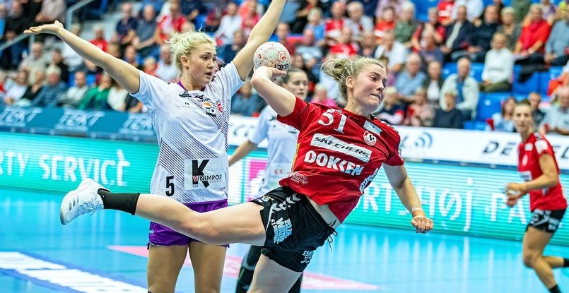 Дания. "Эсбьерг" продолжает путь в чемпионате без поражений. "Оденсе" разгромил "Ольборг" и еще три результата