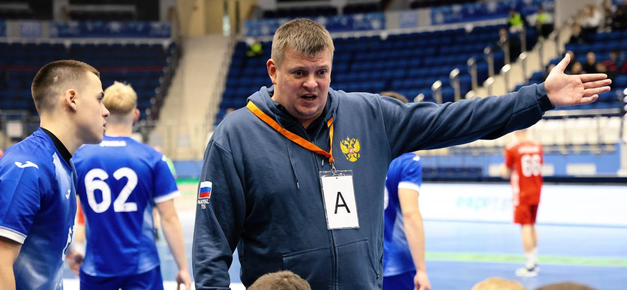 Юрий Орлов о поражении юношеской сборной России команде Беларуси: "Первый тайм был провальным. Команда плохо дышала, ноги забивались"