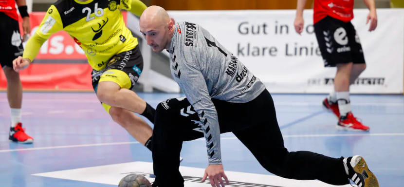 Швейцария. Призёр чемпионата Европы-2012 серб Драган Марьянац вернулся в ворота "Арау" менее чем через год после перенесённого инсульта