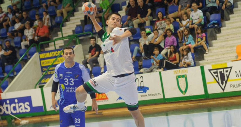 Испания. В заключительном матче 22 тура "Анайтасуна" обыграла "Алькобендас" Дмитрия Потоцкого
