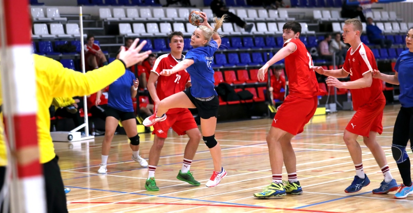 Девочки против мальчиков. Как ЦСКА играл со второй командой "Спартака"