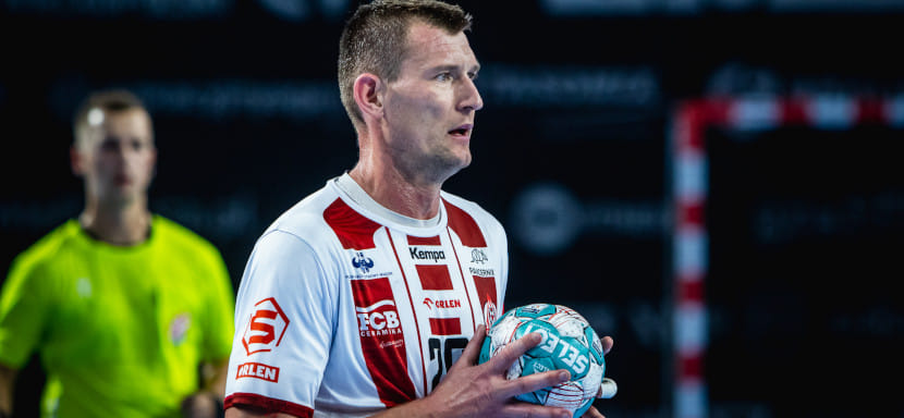 Польша. 7 мячей белорусов Смоликова и Бушкова не уберегли "Тарнув" от гостевого поражения в матче с "Островией"