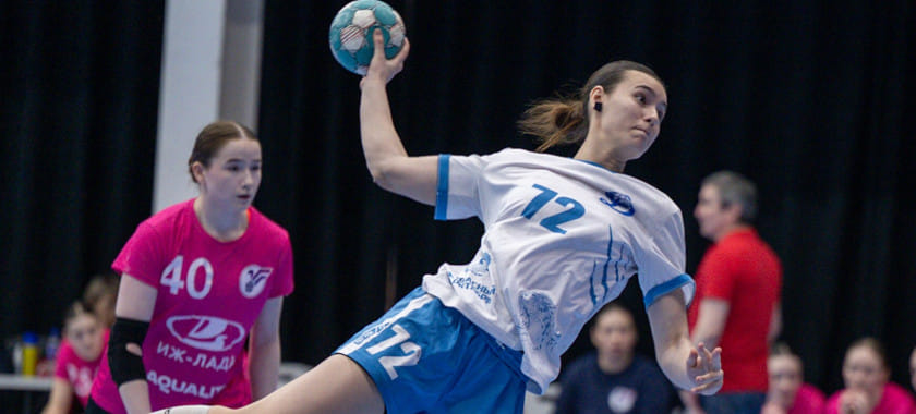 Разгромов день. "Ростов-Дон" отыгрался за автобус, первая победа "Лады" в 2025-м, успех "Динамо-Синары" без тренера