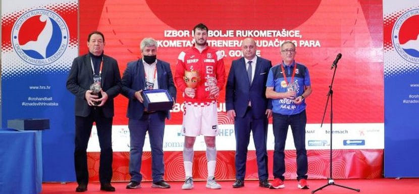 Балканы. Лучшей гандболисткой Хорватии признана вратарь "Альбы" Теа Пиевич. Лучший гандболист — разыгрывающий "Киля" Домагой Дувняк