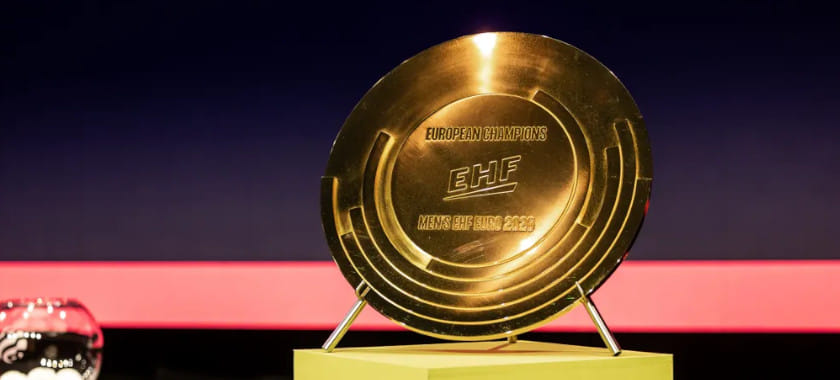 Гид по Евро-2026: кто фаворит у букмекеров, кто на кого выходит, где смотреть