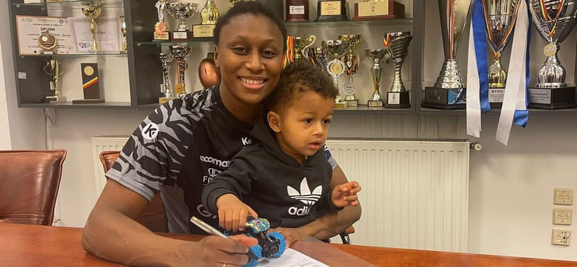 Румыния. Бывшая левая крайняя "Ростов-Дона" Сираба Дембеле пролонгировала контракт с "Бухарестом"