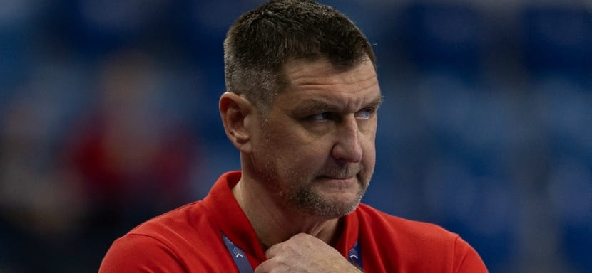 Олег Ходьков: "Были заряжены с самого начала. Почти все моменты реализовали, хорошо сыграли в защите"