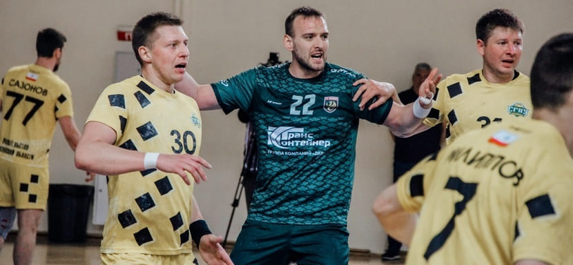 Высшая лига. 28-летний линейный Павел Елистратов продлил трудовой договор с казанским "Зилантом"