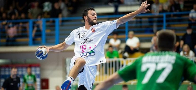 ЧЕ-2022. Соперники украинцев по группе сербы понесли значимую кадровую потерю: турнир пропустит полусредний "Веспрема" Петар Ненадич