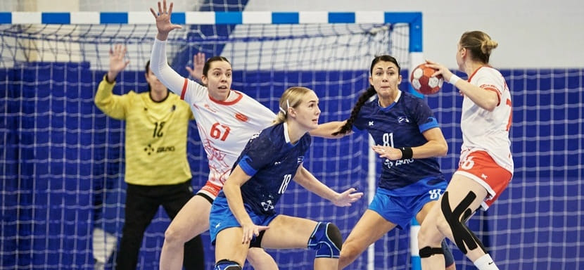 "Астраханочка" принимает "Черноморочку", противостояние сестёр Кожокарь в Тольятти и ещё одна игра субботы в женской Суперлиге