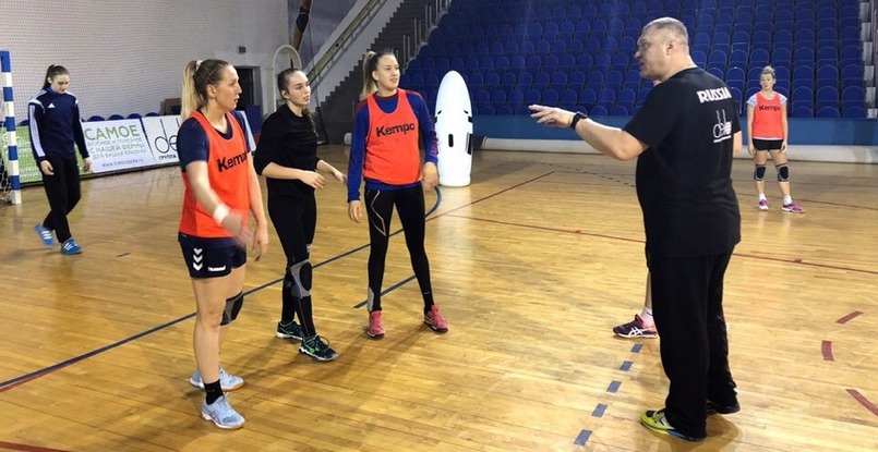 Женская Суперлига. Михаил Серегин: "Впереди три важные игры в чемпионате. Соперники у нас будут непростые"