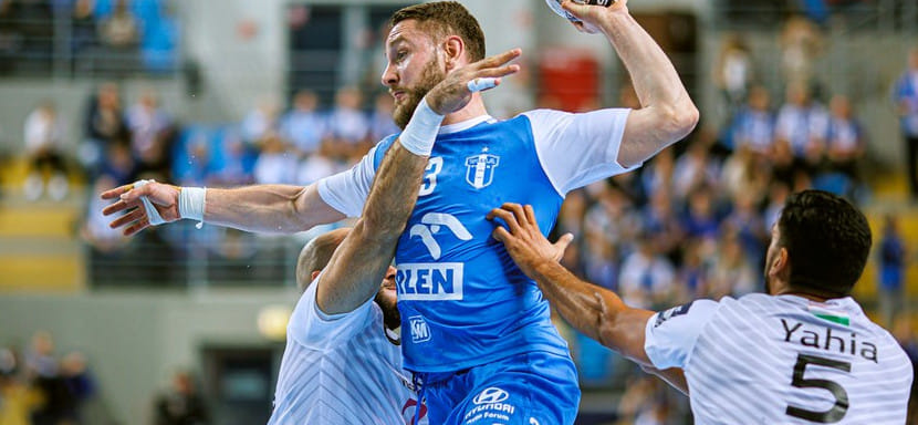 Лига чемпионов. "Висла" Косоротова и Житникова дома была слабее "Веспрема", "Порту" уступил в гостях "ПСЖ" в матчах 6-го тура мужского турнира