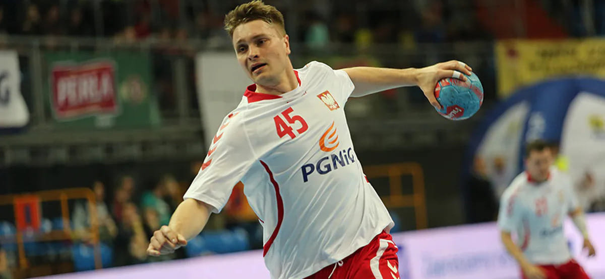 Польша. Завершил карьеру 35-летний Михал Шиба, чей бросок позволил полякам перевести в победный овертайм матч за бронзу на ЧМ-2015