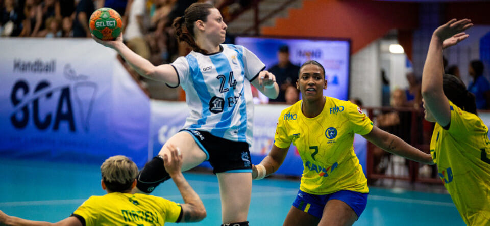 Женская сборная Бразилии победила команду Аргентины и в четвёртый раз стала чемпионом Южной и Центральной Америки