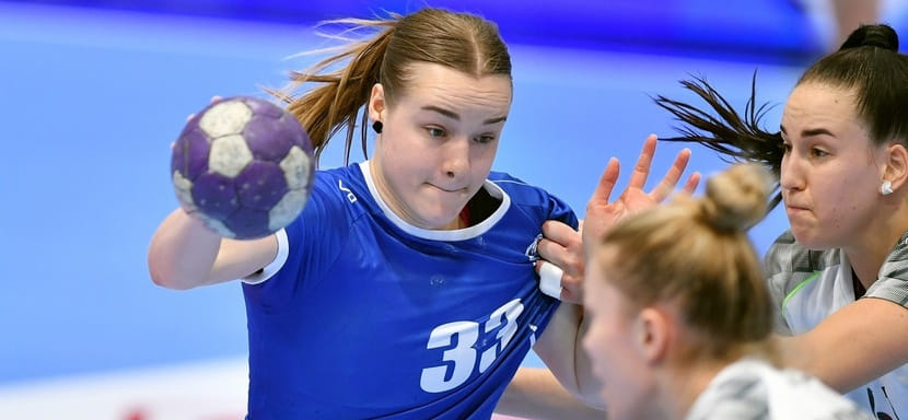 Экс-игроки волгоградского "Динамо-Синары" София Романенко и Виктория Турусина продолжат карьеры в "Астраханочке"