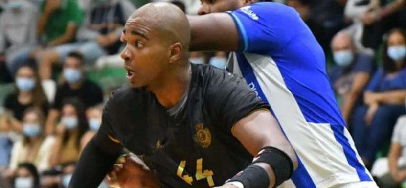 Словакия. 35-летний бразильский линейный Лукас Адриано Баррос будет конкурентом россиянина Вячеслава Касаткина в "Татране"