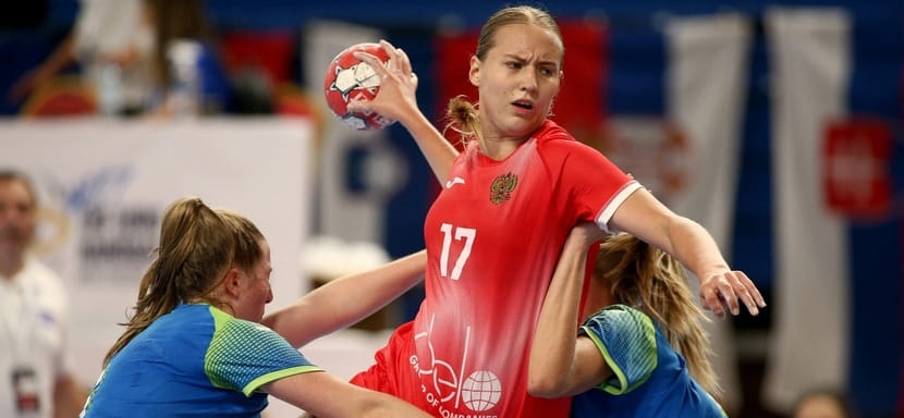 Суперлига. Левая полусредняя "Динамо-Синары" Дарья Лаврентьева прооперирована в Москве. У нее был диагностирован разрыв "крестов"