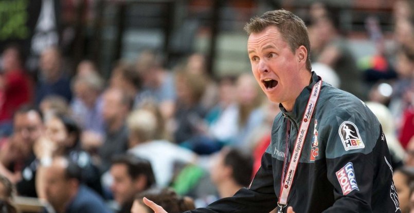 Наставник дортмундской "Боруссии" Андре Фур возглавил женскую сборную Германии (U-19)